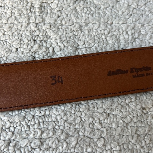 Johnston & Murphy brown leather with solid brass buckle belt - Picture 8 of 9